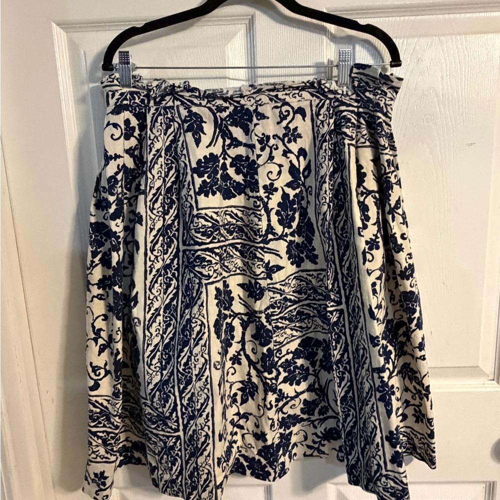Zara White and Blue Patterned Skirt